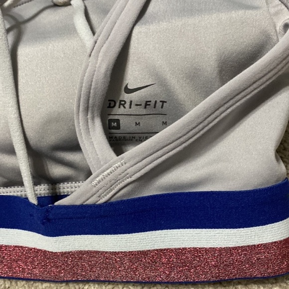 Nike Grey Strappy Back Sports Bra Size M - Picture 3 of 3